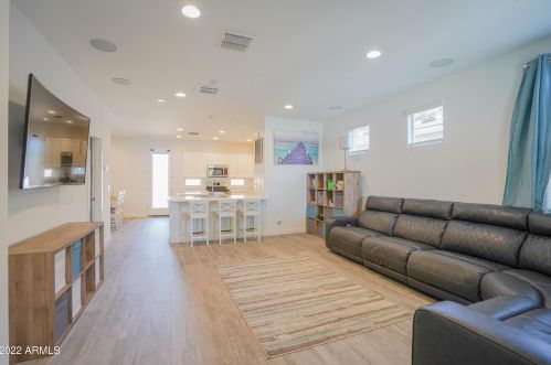 3719 63rd Dr, Phoenix AZ  85043-4029 exterior