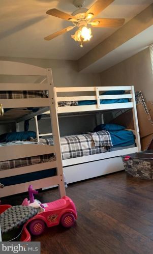 817 Broad St, West Deptford NJ 08096-1605 exterior