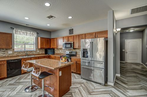 4217 73 Dr, Phoenix AZ 85033-2512 exterior