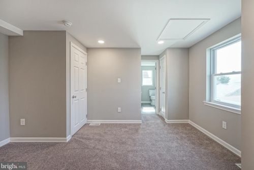 326 Billingsport Rd, West Deptford NJ 08066-2238 exterior