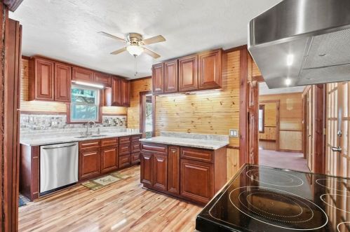 152 Highland Ave, Royalston MA 01331-2427 exterior