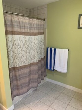 57 Oakland Ave, Methuen MA 01844-3673 exterior