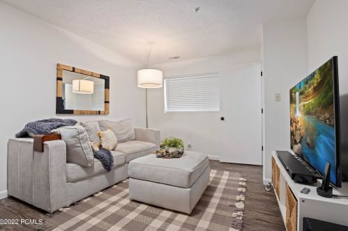 3036 Fawn Dr, Park City UT 84098-5368 exterior