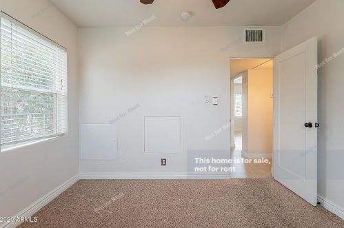 1502 Edgemont Ave, Phoenix AZ 85035-1916 exterior