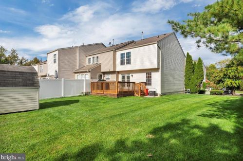 101 Cambridge Ct, West Deptford NJ 08096-6875 exterior