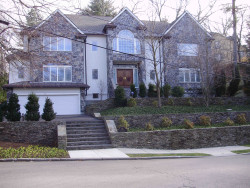 10 Bishopsgate Rd, Newton, MA 02459-1345