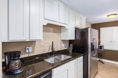 2345 Earll Dr, Phoenix AZ 85012-2632 exterior