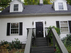 1064 Boylston St, Newton, MA 02461-1316