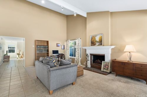 4042 Glenwood St, Irvine CA 92604-2223 exterior