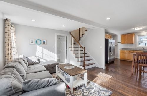 6 Idalla Rd, Worcester MA 01606-1043 exterior