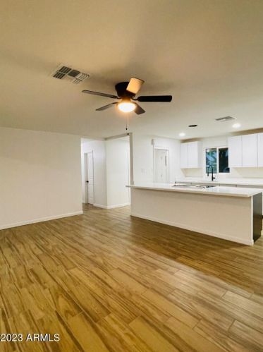 5658 37th Dr, Phoenix AZ  85019-2102 exterior