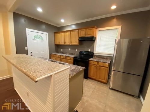 251 Holly Rd, Atlanta GA  30314-2001 exterior