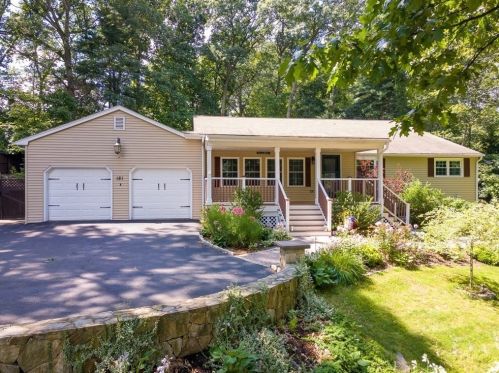 181 Floral St, Shrewsbury MA  01545-3246 exterior