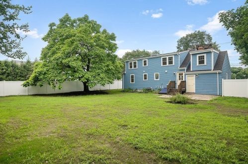 800 Central Ave, Needham MA  02492-2010 exterior