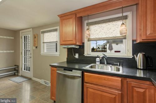 41 Andaloro Way, West Deptford NJ 08093-1640 exterior