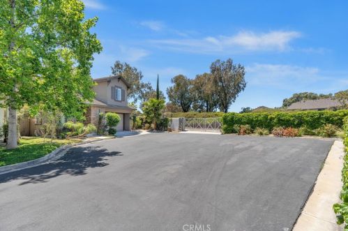 2 Bayfield, Irvine CA  92614-7907 exterior