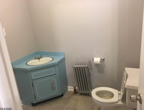 18 Hilton St, Belleville NJ  07109-1901 exterior