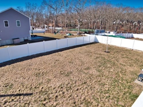 341 Courtney St, Fall River MA 02720-6726 exterior