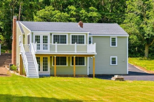 1062 Hillside St, Milton, MA 02186-5225