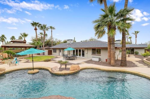 5301 43rd Pl, Phoenix AZ  85018-1673 exterior