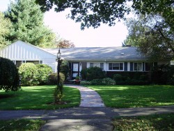 90 Ruane Rd, Newton, MA 02465-2628