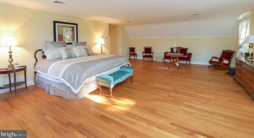 645 Kings Hwy, West Deptford NJ 08096-3129 exterior