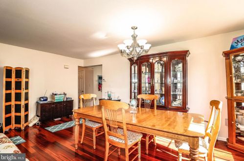 9 Canal Vw Dr, Trenton NJ 08648-1319 exterior