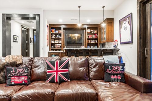 2424 Iron Mtn Dr, Park City UT 84060-6559 exterior