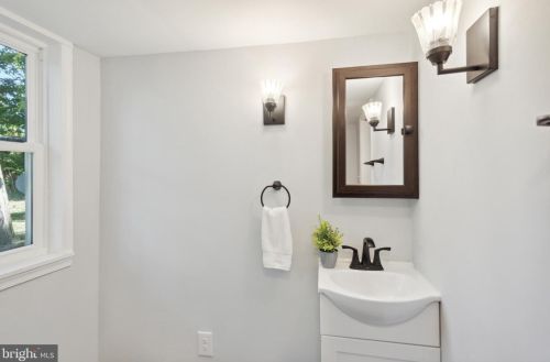 1860 Rosemore Ave, West Deptford NJ 08096-4327 exterior