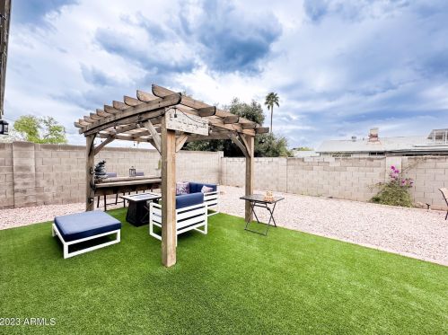 3251 Charleston Ave, Phoenix AZ 85032-1595 exterior