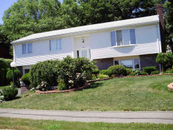 106 Esty Farm Rd, Newton, MA 02459-3642