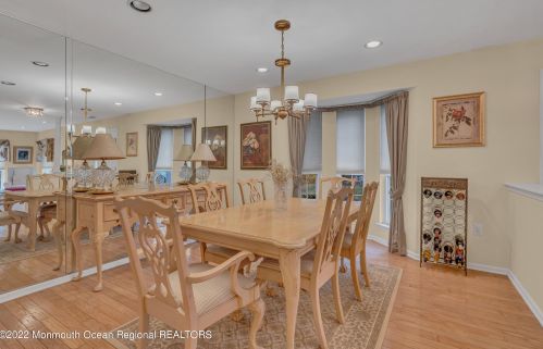 11 Charles Ct, Tinton Falls NJ 07712-7941 exterior