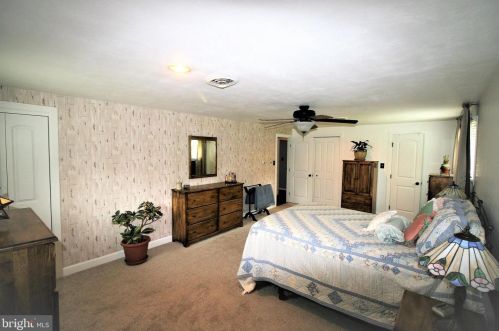 28150 Gaunts Brg Rd, Columbus NJ 08022-1813 exterior