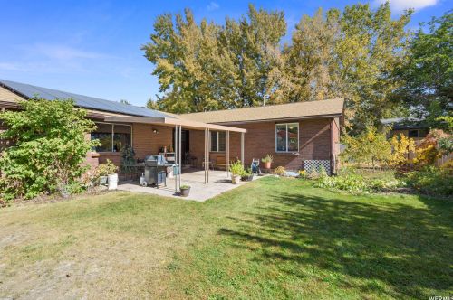 1494 Ridgemark Dr, Sandy UT 84092-3050 exterior