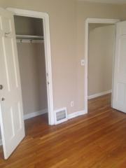 3229 Joslyn Rd, Cleveland OH  44111-1562 exterior