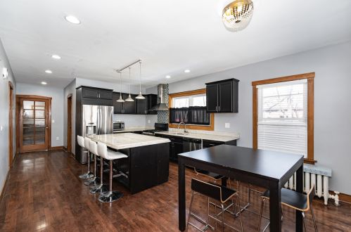 1901 Clinton Ave, Forest View, IL 60402-1642