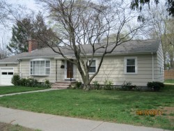 621 California St, Newton, MA 02460-1242