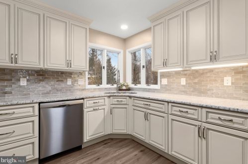 9757 Polished Stone, Columbia MD 21046-2802 exterior