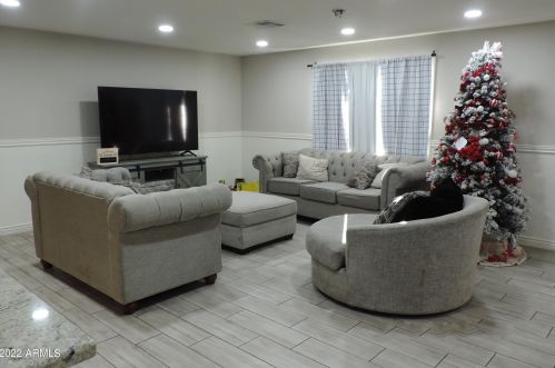 4001 61 St, Phoenix AZ 85033-1712 exterior