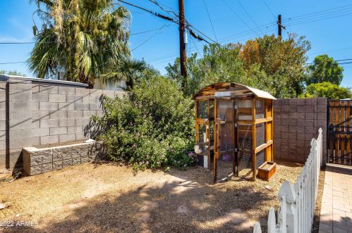 3140 52nd St, Phoenix AZ 85018-4402 exterior