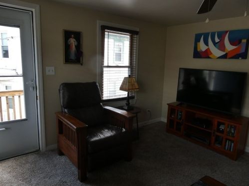 496 Nash Rd, New Bedford MA 02746-1827 exterior