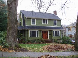 89 Hyde Ave, Newton, MA 02458-2334