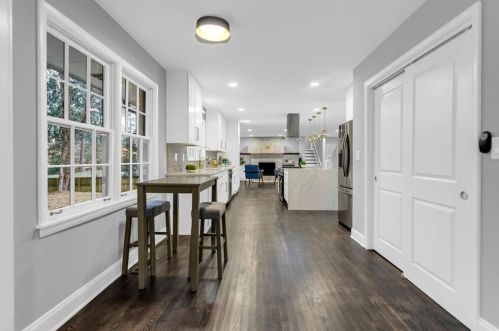 2022 Deren Way, Atlanta GA  30345-3710 exterior