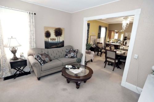 106 Arnold St, New Bedford MA 02740-3640 exterior