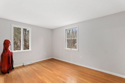 347 Prospect St, Hingham MA 02061-1140 exterior