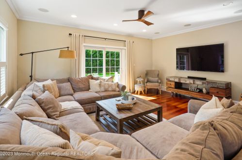 90 Lovett Ave, Little Silver NJ 07739-1403 exterior