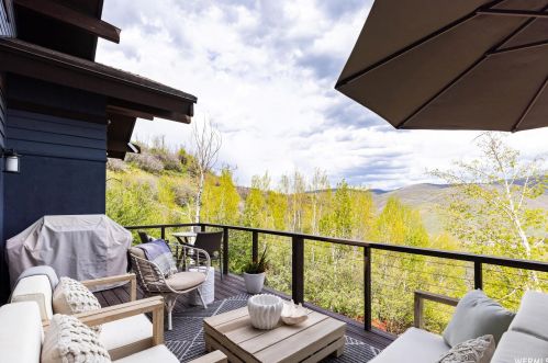 9010 Saddleback Rd, Park City UT  84098-4740 exterior