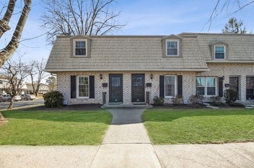 32 Corey Colonial, Agawam, MA 01001-2741