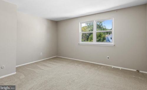 565 Salem Ave, West Deptford NJ 08096-3204 exterior