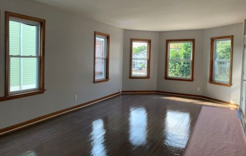 228 Phillips Ave, New Bedford MA 02746-1858 exterior